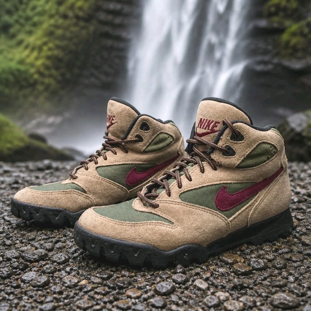 Nike Caldera Vintage 90's Hiking Boots Women's Size 8 Brown Suede (940597-IB)
